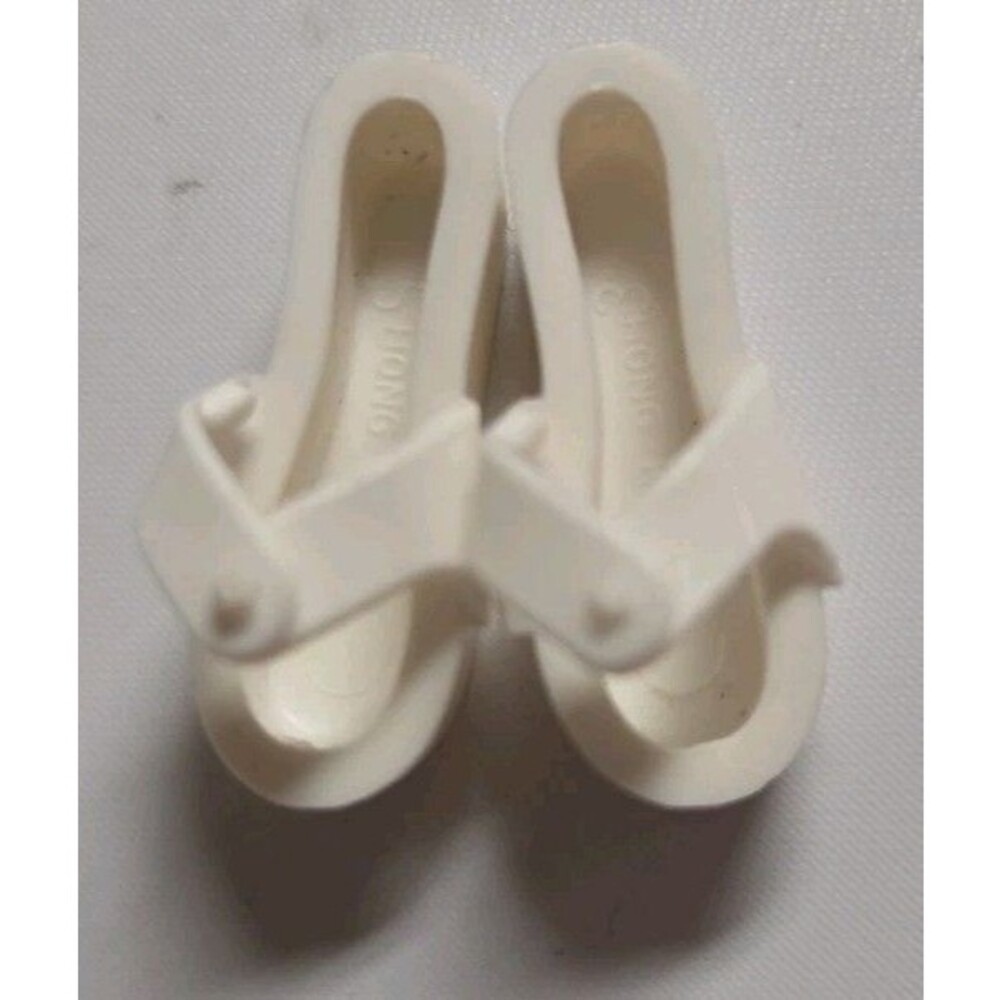 Growing Up Skipper  Barbie's Sister White Shoes Sandals 1960s Vintage
